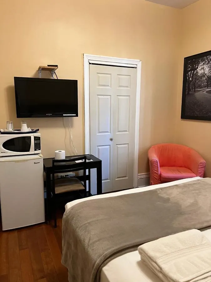 Gasthof Adas Guesthouse Toronto
